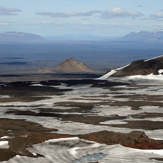 Norðvestan á Dyngjufjöllum: Frá v: Sellandafjall, Lokatindur og Bláfjall.
