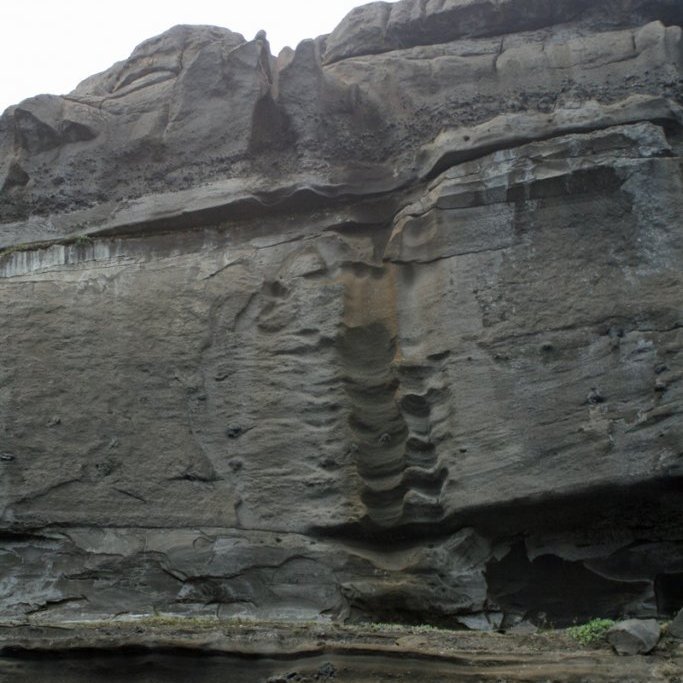 Í Nautagili: Vatnssorfið móberg