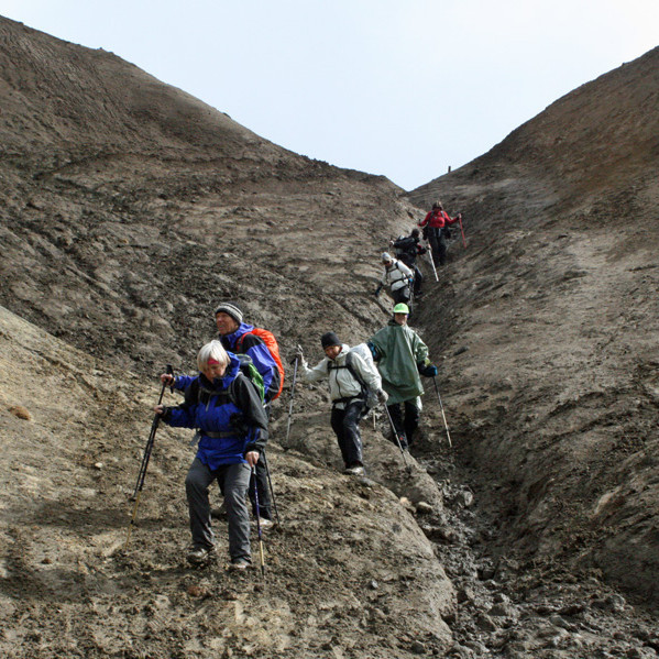 Hópurinn á leið niður í Víti.