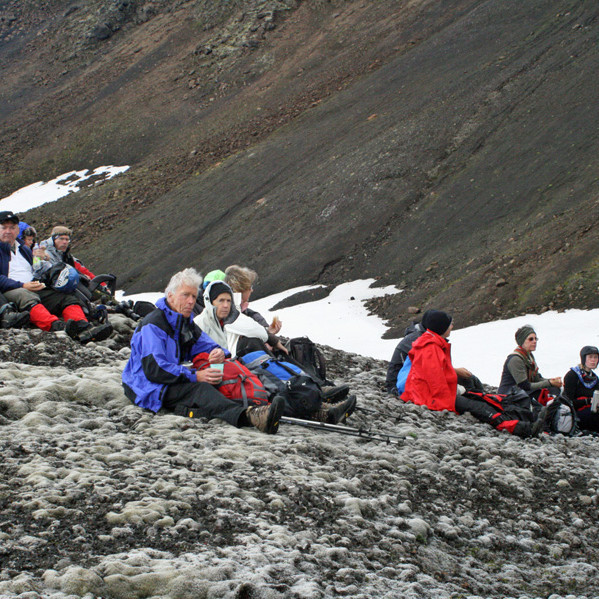 Áning á mosaþembu í Öskju, skammt austan Jónsskarðs.