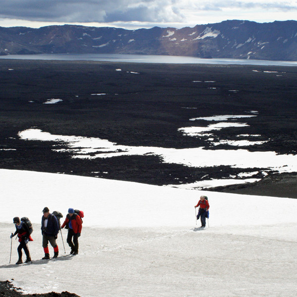 Á Jónsskarði: Horft suðaustur yfir Öskjuna til Öskjuvatns.