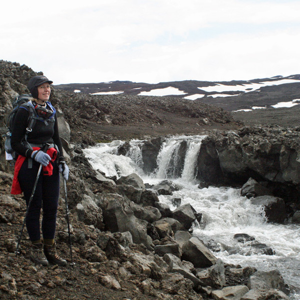 Norðvestan á Dyngjufjöllum var mikið leysingavatn.