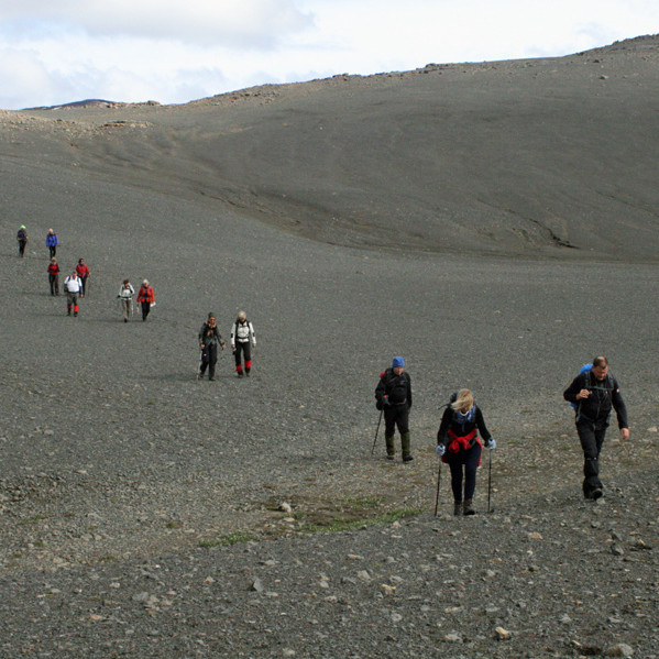 Á leið fram á brún Dyngjufjalladals, ofan frá Jónsskarði.