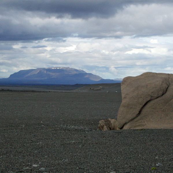 Í Dyngjufjalladal: Bláfjall.