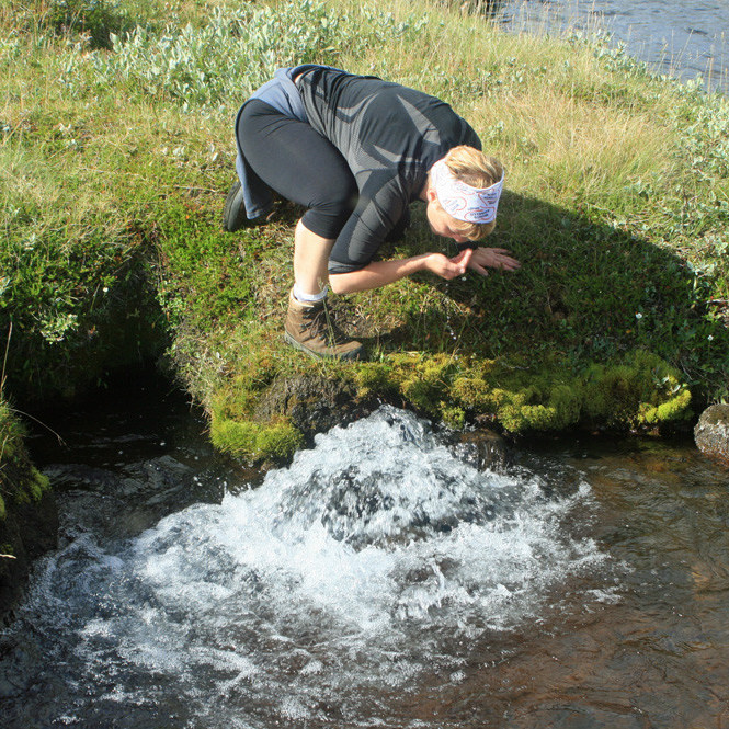 Lindin tær: Þorstanum svalað í Suðurárbotnum.