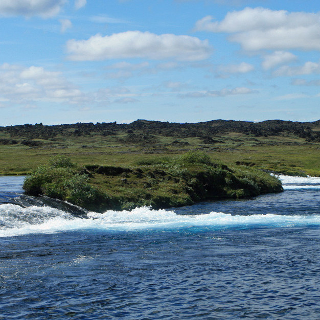Falleg flúð í Suðurá, skammt ofan Stóruflesju.