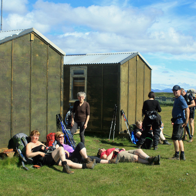 Slakað á í veðurblíðunni á Stóruflesju við Suðurá.