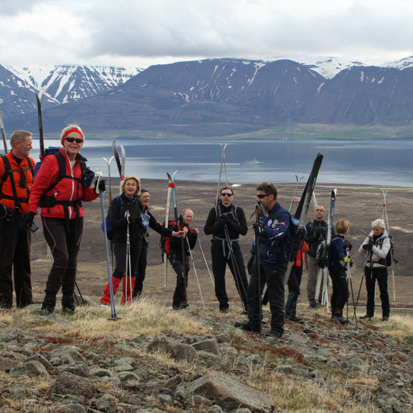 Á leið upp brekkurnar norðan Reistarár. Horft út Eyjafjörð.