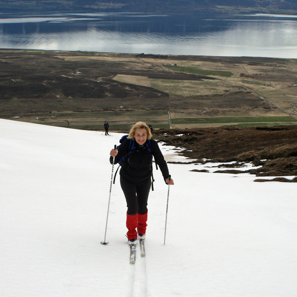 Elín Hallgríms. á leið upp í Reistarárskarð.