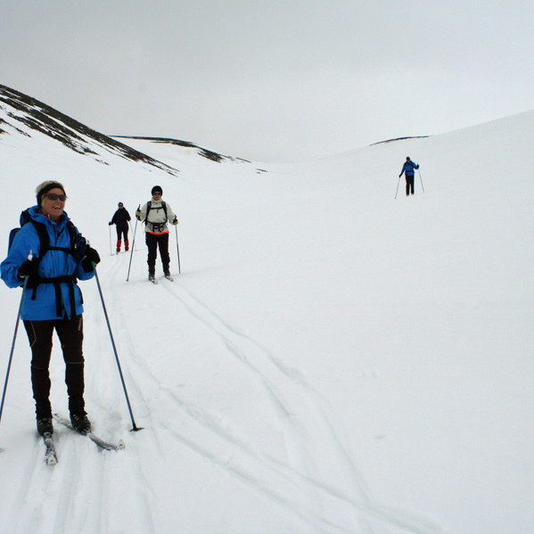 Á leið niður Sperðil suðvestan Reistarárskarðs.