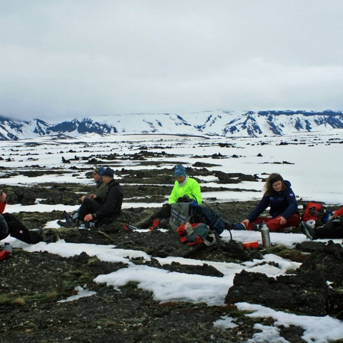 Hádegisáning í dumbungsveðri suðvestan til í Kröfluöskjunni