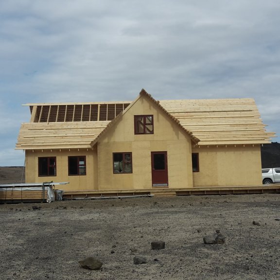 Klæðning að klárast