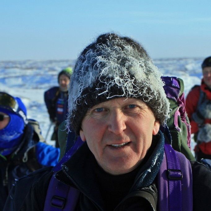 Ullarhúfa Sigurgeirs Sigurðssonar varð alhrímug í þoku á heimleiðinni.