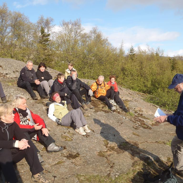 Roar Kvam fræddi okkur um Vaðlareit, meðal annars að hugmyndin var að  