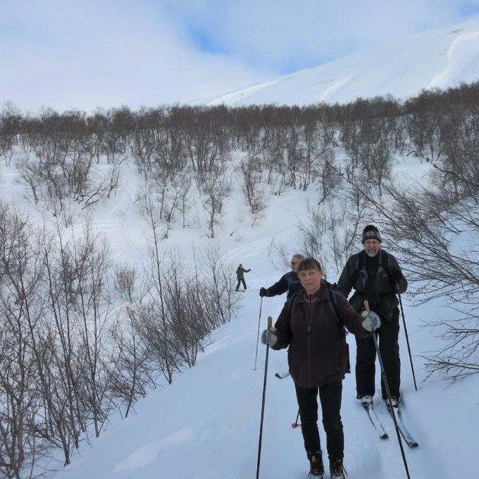 Gengum upp og niður brekkur.