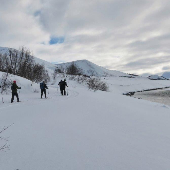 Nálgumst Þórðarstaði þar sem við snérum við.