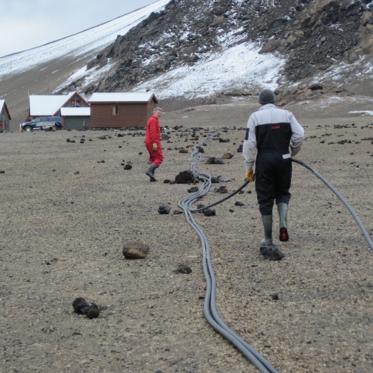 Fyrsta verk að koma vatni á