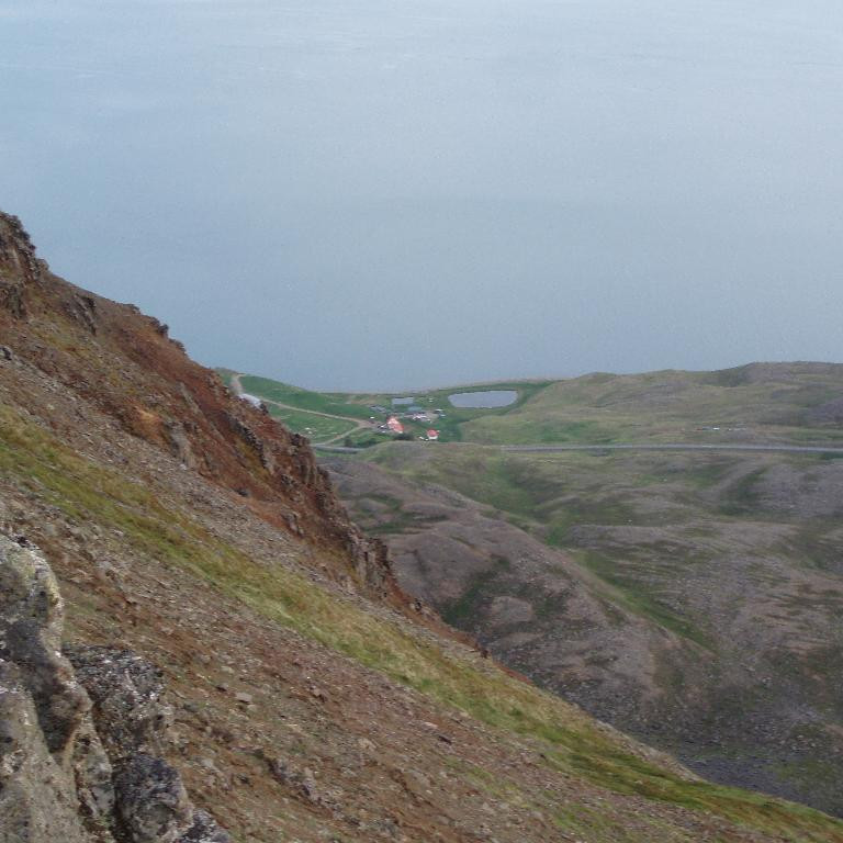 Séð niður á Ystuvík