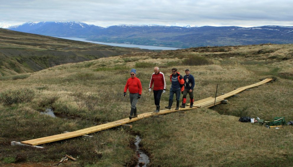 Lengri mýrabrúin, 24 m, frágengin að morgni 25. maí.