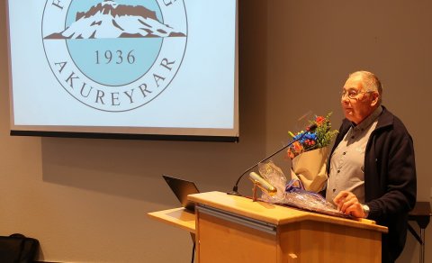 Fréttir af aðalfundi FFA, nýr heiðursfélagi og vinningshafar