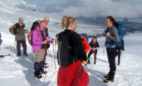 1. maí: Árleg ferð á Súlur